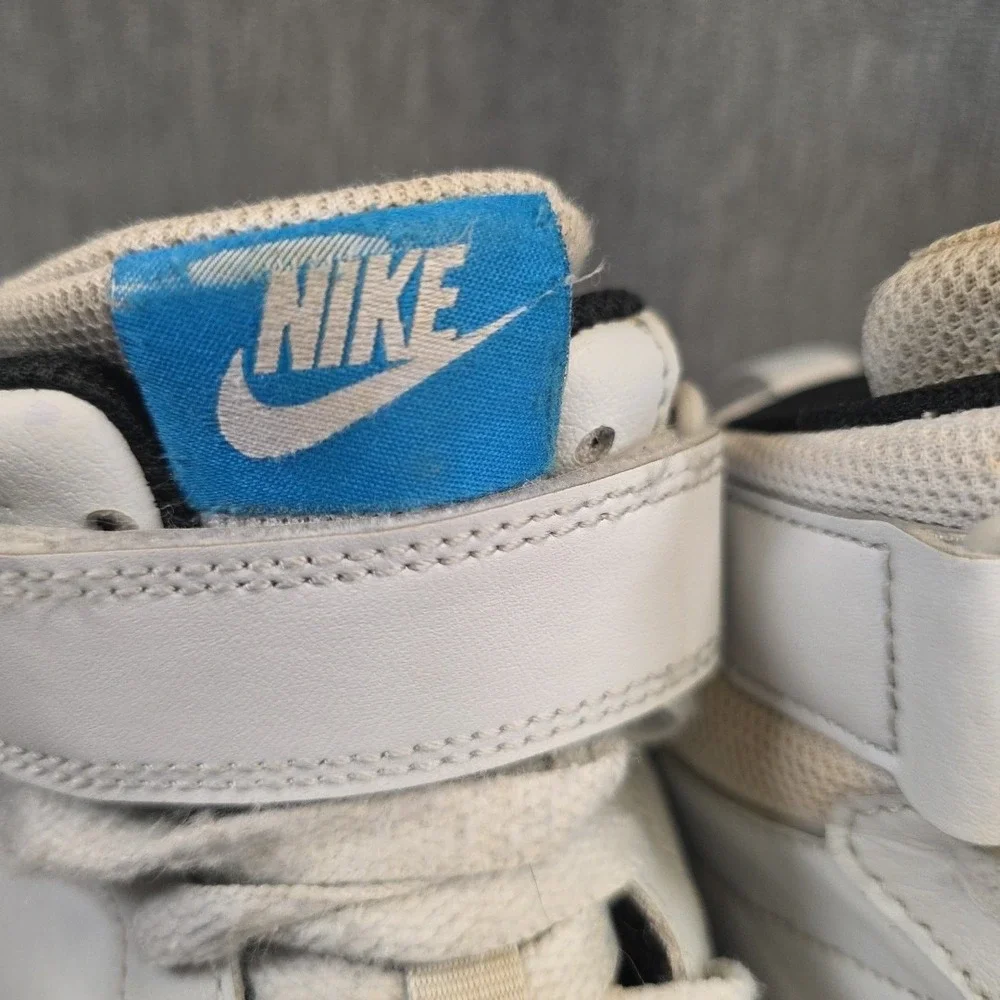 Nike Boys Court Borough Mid 2‎ CD7782-012 White Basketball Shoes Sneakers Sz 6Y